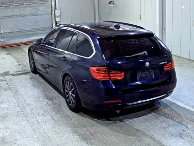 BMW 3 SERIES