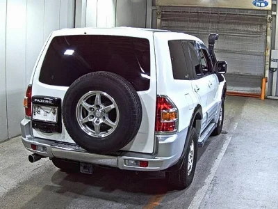 MITSUBISHI PAJERO