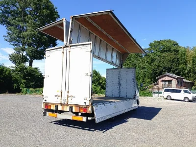 MITSUBISHI FUSO FIGHTER