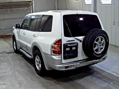 MITSUBISHI PAJERO