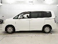Цена авто Toyota Voxy с аукционов Японии, номер кузова ZRR70G, пробег 125 000, оценка 8