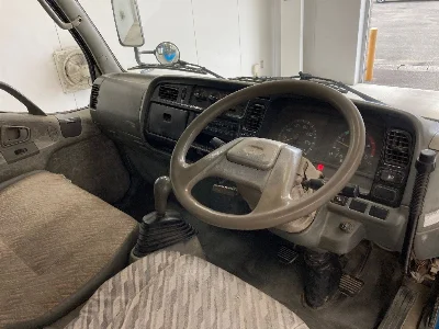 MITSUBISHI CANTER