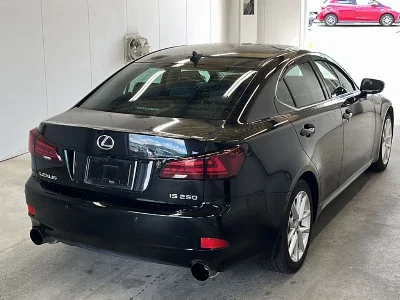 LEXUS IS
