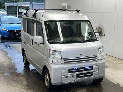 NISSAN CLIPPER VAN