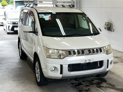 MITSUBISHI DELICA D5
