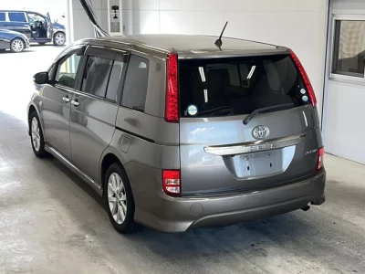 TOYOTA ISIS