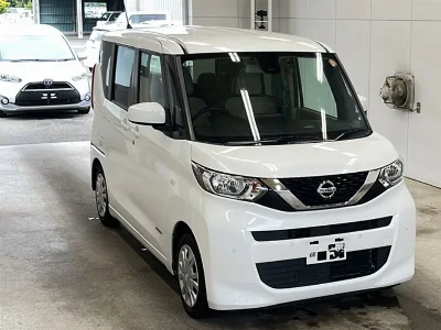 NISSAN ROOX