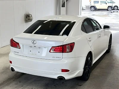 LEXUS IS