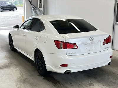 LEXUS IS