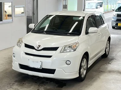 TOYOTA IST
