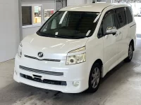 Цена авто Toyota Voxy с аукционов Японии, номер кузова ZRR70W, пробег 146 000, оценка 2
