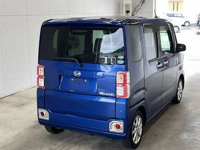 DAIHATSU WAKE