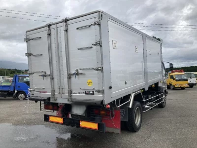 MITSUBISHI FUSO FIGHTER