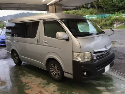 TOYOTA HIACE VAN