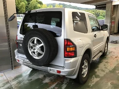 MITSUBISHI PAJERO