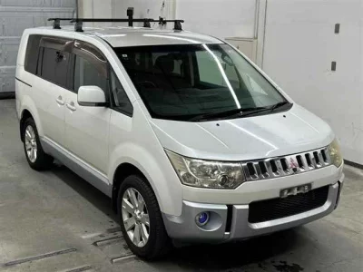 MITSUBISHI DELICA D5