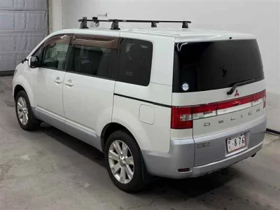 MITSUBISHI DELICA D5