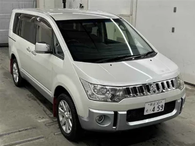 MITSUBISHI DELICA D5