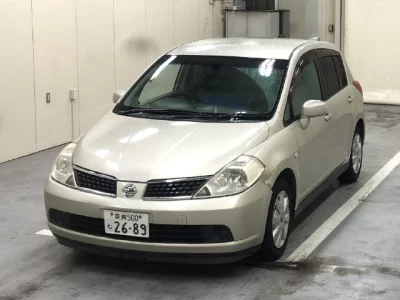 NISSAN TIIDA