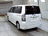 Цена авто Toyota Voxy с аукционов Японии, номер кузова ZRR70W, пробег 182 000, оценка 2