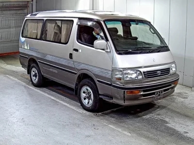 TOYOTA HIACE
