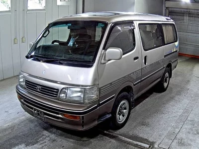 TOYOTA HIACE