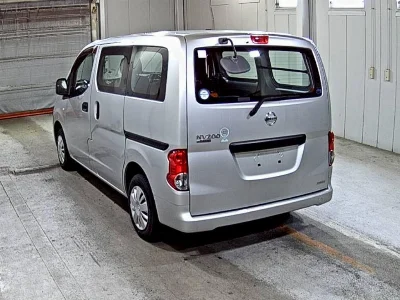 NISSAN NV200