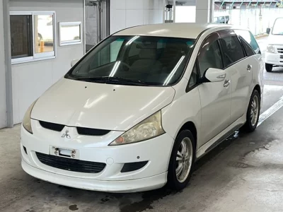 MITSUBISHI GRANDIS