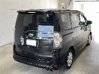 Цена авто Toyota Voxy с аукционов Японии, номер кузова ZRR70W, пробег 133 000, оценка 2
