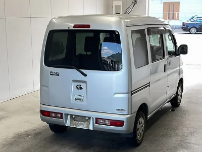 TOYOTA PIXIS VAN