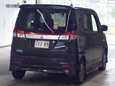 MITSUBISHI DELICA D2