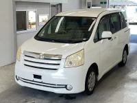 Цена авто Toyota Noah с аукционов Японии, номер кузова ZRR70G, пробег 166 000, оценка 2