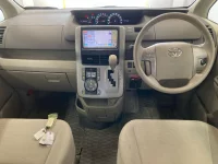 Цена авто Toyota Noah с аукционов Японии, номер кузова ZRR70G, пробег 166 000, оценка 2