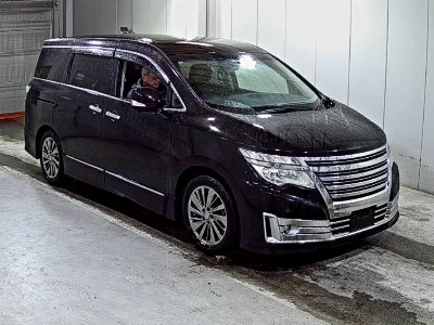 NISSAN ELGRAND