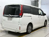 Цена авто Toyota Esquire с аукционов Японии, номер кузова ZRR80G, пробег 183 000, оценка 2