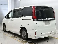 Цена авто Toyota Esquire с аукционов Японии, номер кузова ZRR80G, пробег 183 000, оценка 2