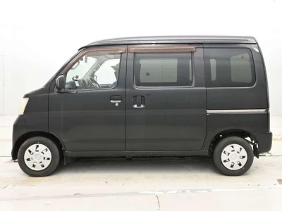 TOYOTA PIXIS VAN