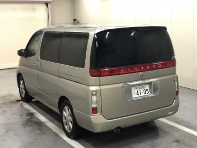 NISSAN ELGRAND