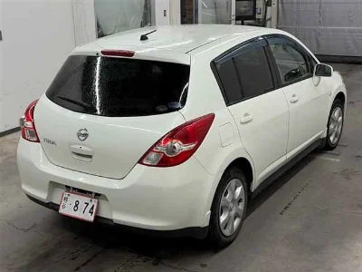 NISSAN TIIDA