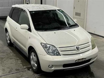 TOYOTA IST