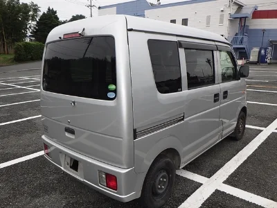 NISSAN CLIPPER VAN