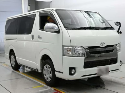 TOYOTA REGIUS VAN