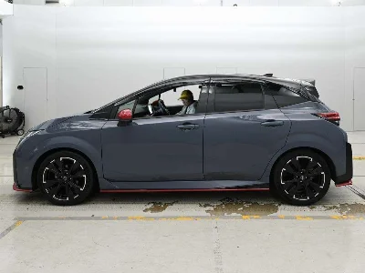 NISSAN AURA