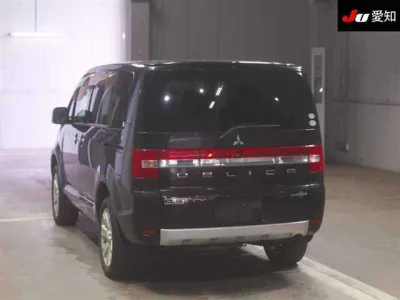 MITSUBISHI DELICA D5