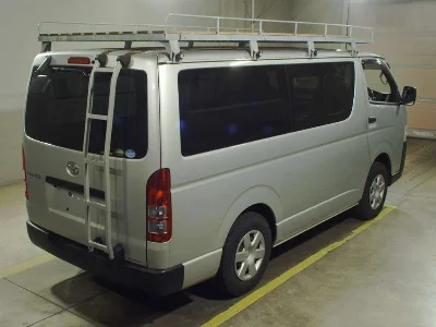 TOYOTA REGIUS VAN