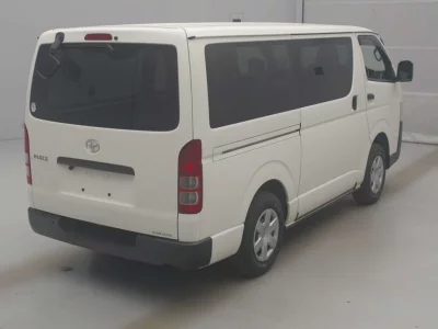 TOYOTA HIACE VAN