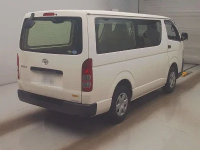 TOYOTA HIACE VAN