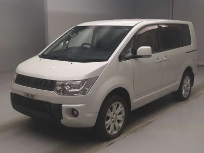 MITSUBISHI DELICA D5
