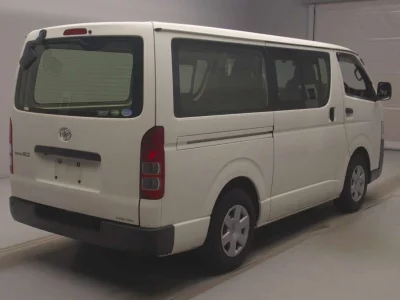 TOYOTA REGIUS VAN
