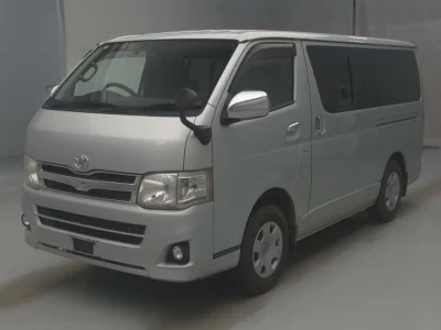 TOYOTA HIACE VAN